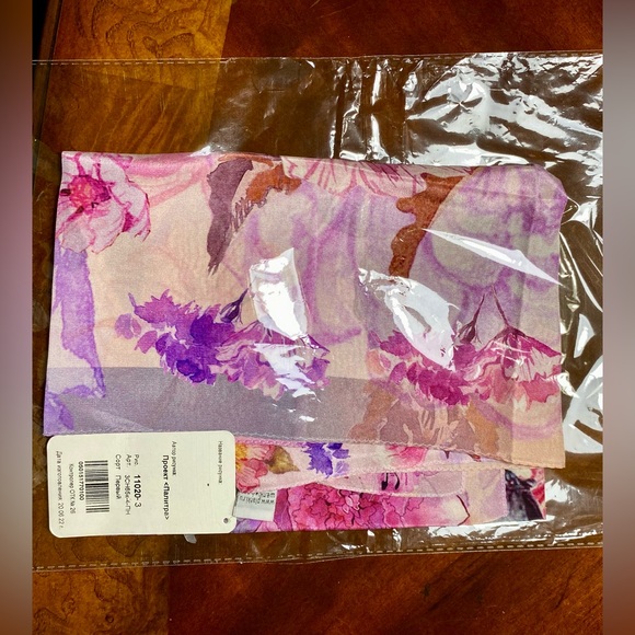 Silk Scarf Wrap Floral Butterfly made in Russia 26”x26” - Picture 4 of 8